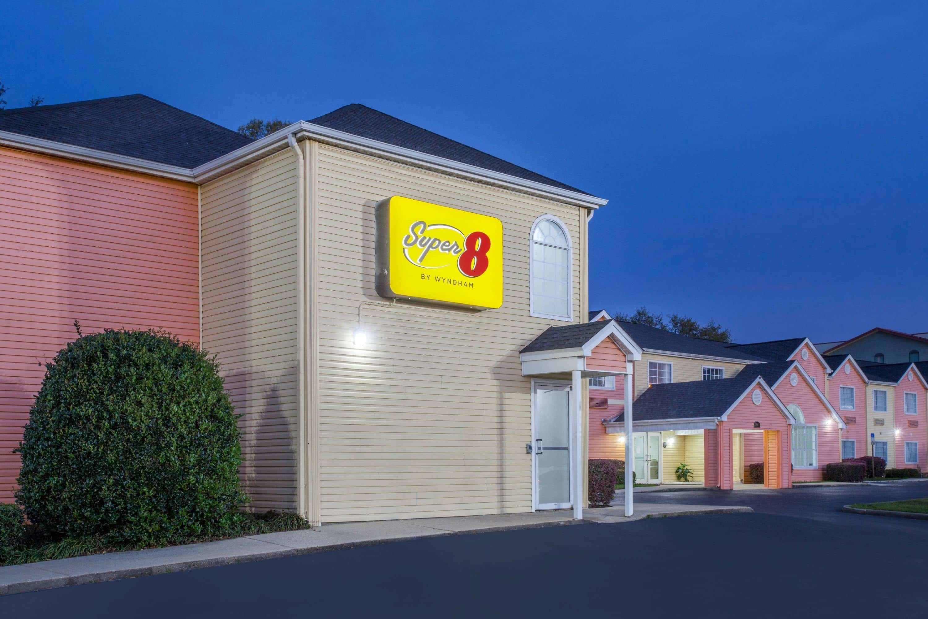 Super 8 By Wyndham Pensacola Hotel Ferry Pass Exterior photo
